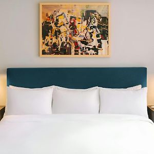 Spacious Studio Apartment King Bed